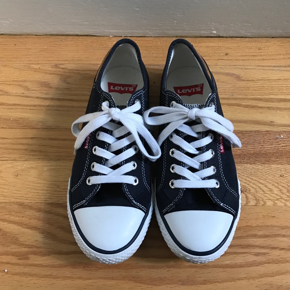 *SOLD* Levi’s Sneakers - Picture 1 of 5
